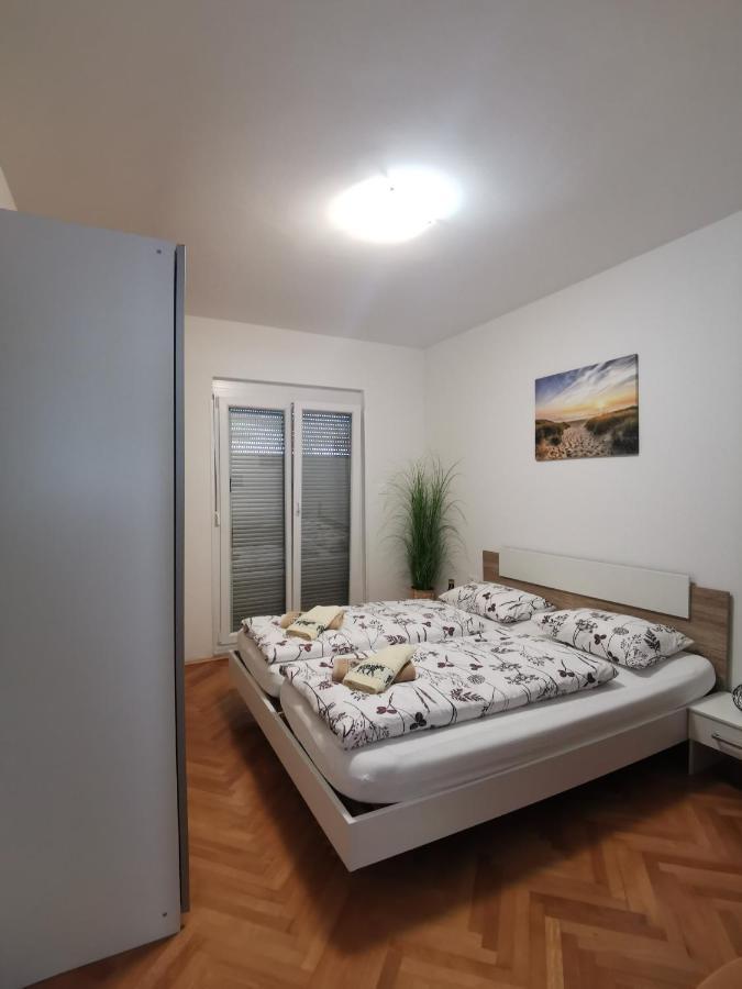 Apartmaji Vila Antonia ปอร์โตรอซ ภายนอก รูปภาพ